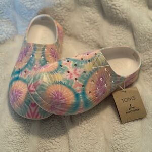 TOMS Women's Colorful Tie-Dye Slip Ons